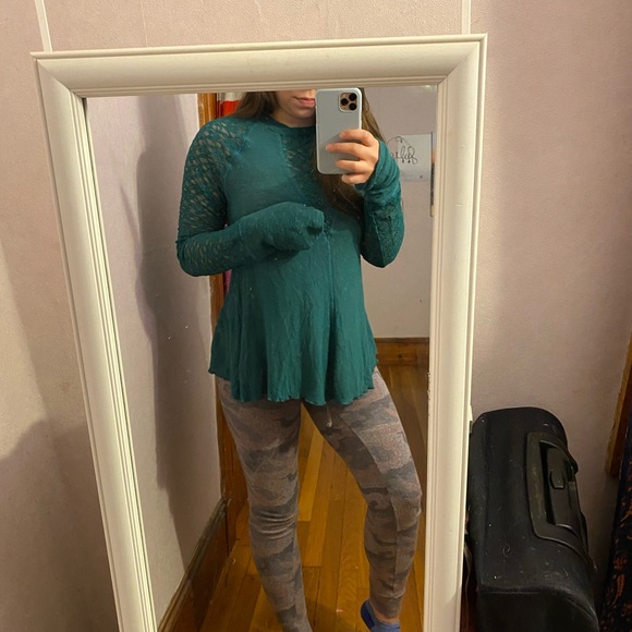 ⚡️NWT FREE PEOPLE Green lace panel long sleeve⚡️ - Picture 8 of 10